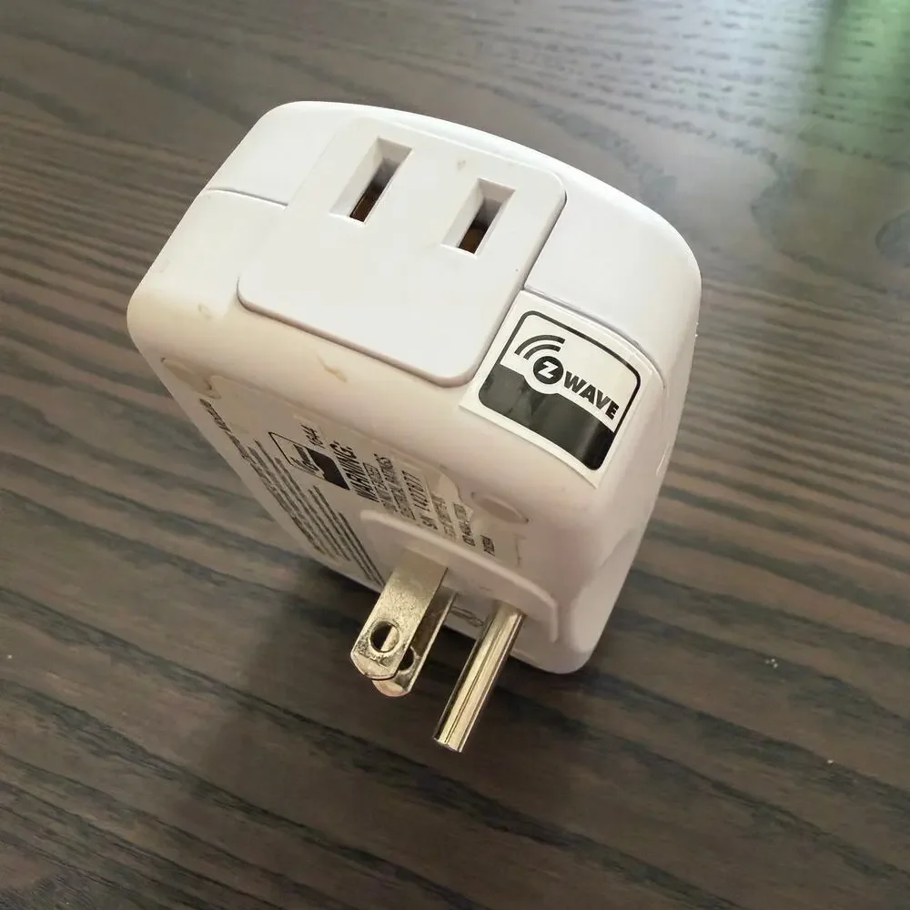 Nortek/Linear PD300Z-2 Z-Wave Plug-in Lamp Dimmer Module